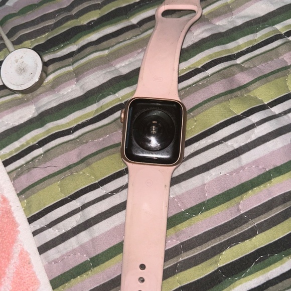 Apple Watch - Picture 2 of 3